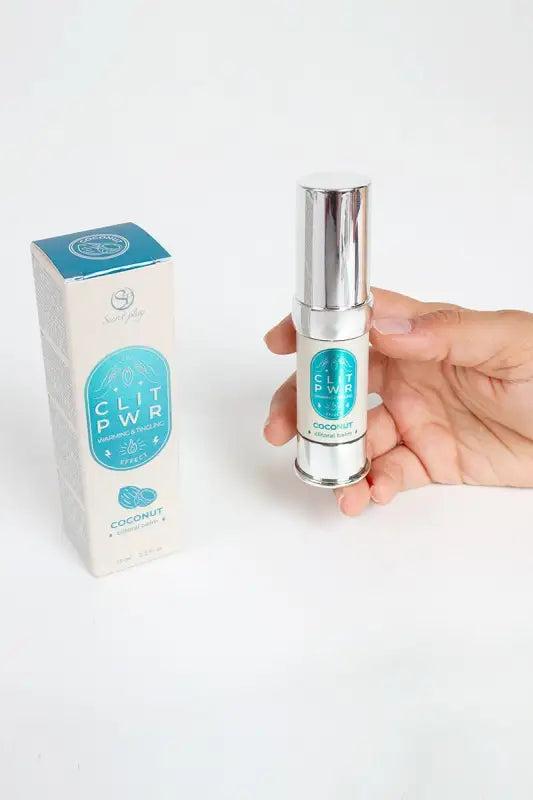 Baume stimulant pour clitoris à la noix de coco. Inspiré par le pingouin clitoris, ce stimulateur disponible chez LollyDoll
