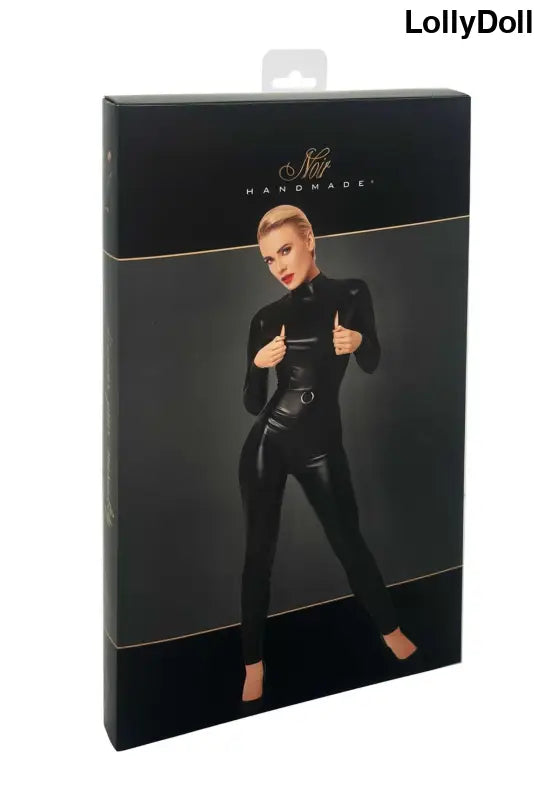 Découvrez la combinaison F319 Cage, un modèle ultra tendance avec des fermetures à glissière et un anneau. Ce catsuit, parfait pour les amatrices de mode audacieuse, allie élégance et sensualité. Révélez votre côté sauvage avec ce vêtement unique, disponible chez LollyDoll.