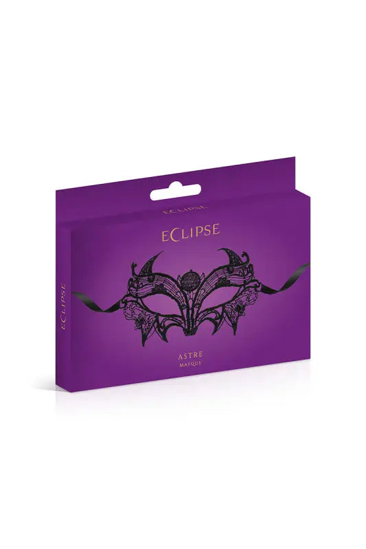Boîte violette avec un masque en dentelle noire.