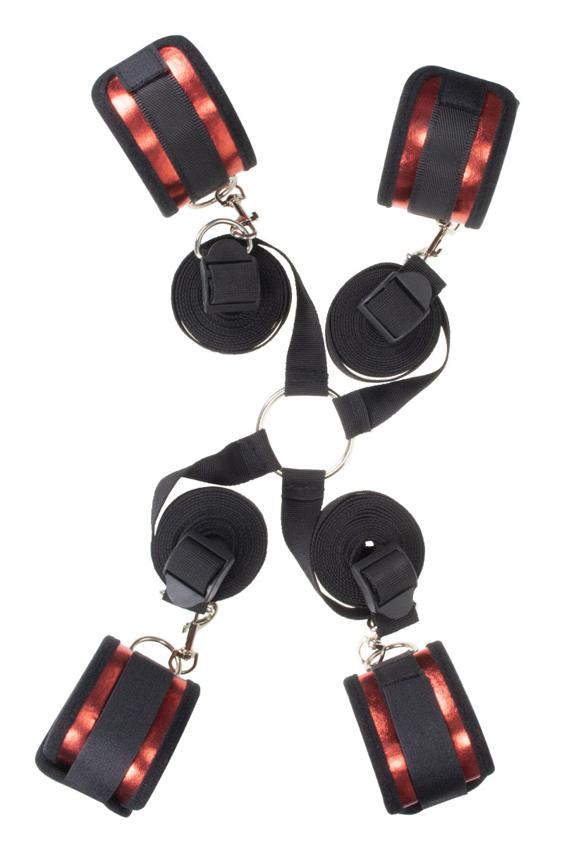 Le Bed Restraint Kit Litolu a été pensé pour s’adapter à la plupart des lits, qu’il s’agisse de matelas classiques ou de sommiers. Grâce à ses 4 sangles réglables d’une longueur maximale de 2,20 m, vous pouvez installer le dispositif en quelques minutes seulement dispo chez LollyDoll