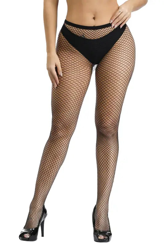 Collants noirs en résille.