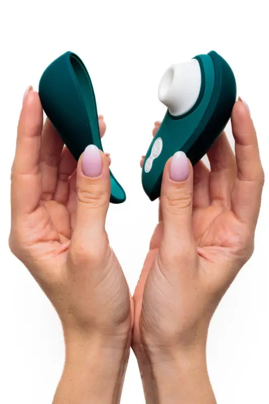 Womanizer Liberty 2 bleu pétrole chez LollyDoll