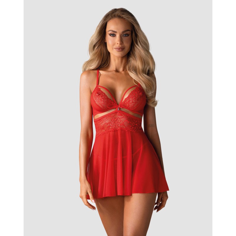 Nuisette babydoll rouge dentelle — détail bijou de décolleté et découpes ajourées portée