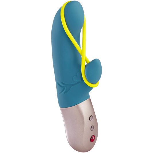 Stimuler simultanément le clitoris et le point G
Diffuseur les vibrations sur les lèvres grâce à une bande en silicone innovante
Envelopper les jambes internes du clitoris , souvent oubliées
S'adaptateur aux jeux anaux , grâce à sa forme sécurisée et à sa tige incurvée Le tout disponible chez LollyDoll