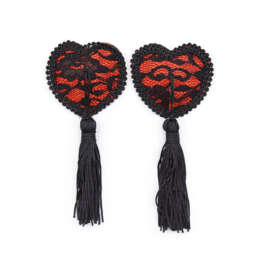 Cache tétons cœur dentelle noire pompom — vue de face, paire complète rouge et noir sur fond neutre