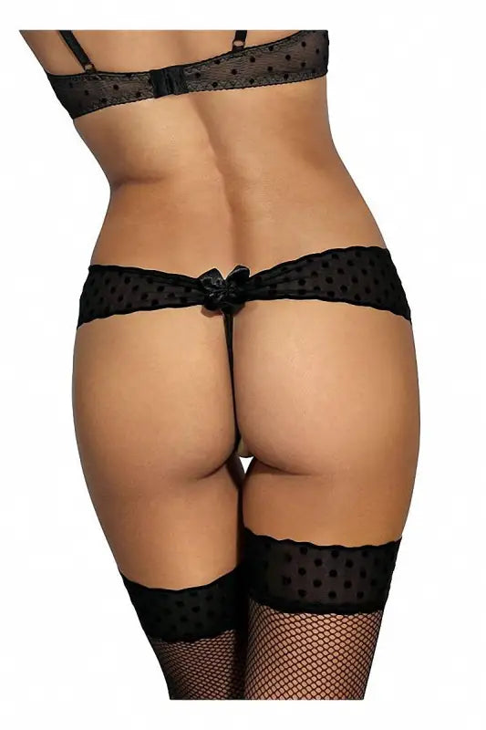Ensemble de lingerie noire à pois.