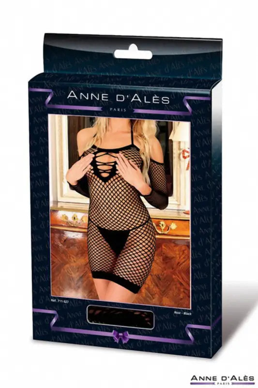 Lingerie en résille emballée.
