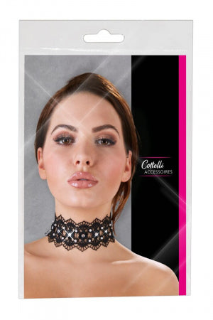 Collier brodé avec strass