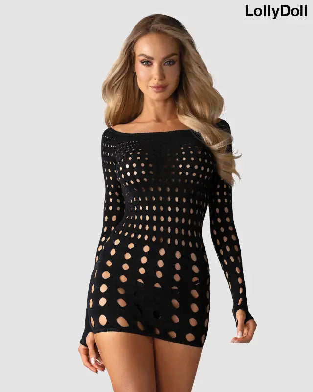 Découvrez la Rocker Robe en noir, une tenue glamour et irrésistible pour vos soirées spéciales. Cette robe sexy mettra en valeur votre silhouette avec son design trendy et sophistiqué. Parfaite pour affirmer votre style et votre élégance. Disponible chez LollyDoll, pour un look sensationnel à chaque occasion.