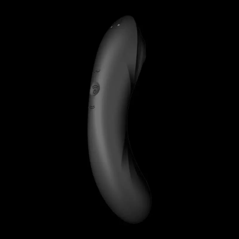 Découvrez le Stimulateur et Vibromasseur Satisfyer Curvy Trinity 4 en noir, un accessoire de plaisir sensuel conçu pour des sensations intenses et profondes. Son design ergonomique et sa technologie avancée procurent un plaisir unique et inoubliable. Idéal pour sublimer vos moments de plaisir en solo ou en couple. Disponible chez LollyDoll.