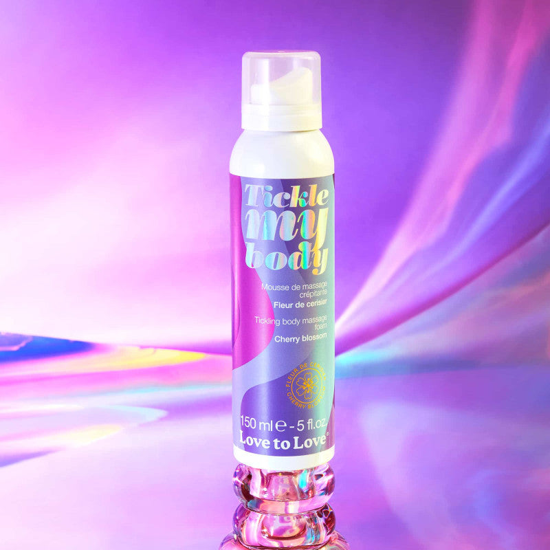 Mousse massage crépitante érotique fleur de cerisier Tickle My Body — texture effervescente sur peau