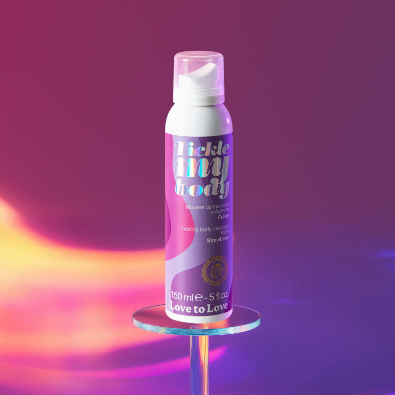 Mousse massage crépitante érotique fraise Tickle My Body — texture effervescente gourmande sur peau